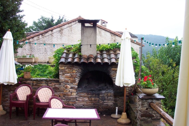 Auberge_patio.jpg  (85.2 Kb)
