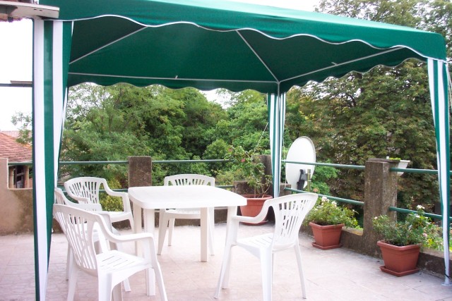Gite_patio_02.jpg  (88.8 Kb)