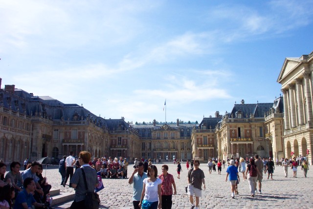Versaille entrance.jpg  (70.2 Kb)