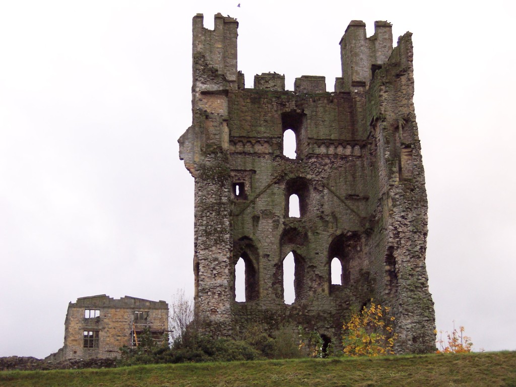 14Helmsley Castle.jpg  (143.4 Kb)