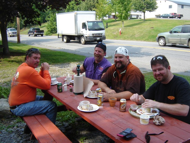 almost another family reunion.jpg  (101.0 Kb)